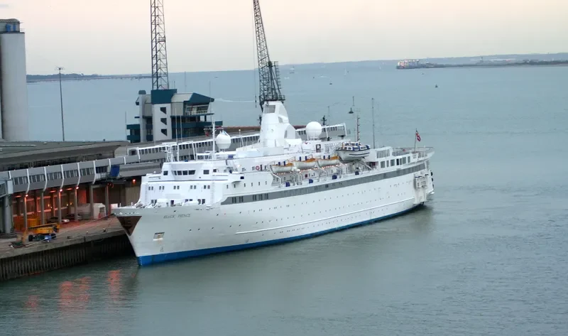 OLA ESMERALDA Passenger Ship IMO 6613328 photo 7