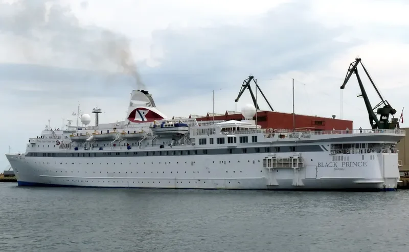 OLA ESMERALDA Passenger Ship IMO 6613328 photo 9