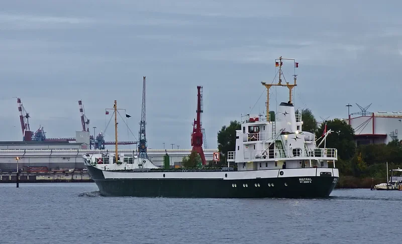 MISTRAL General Cargo IMO 6617855 photo 5