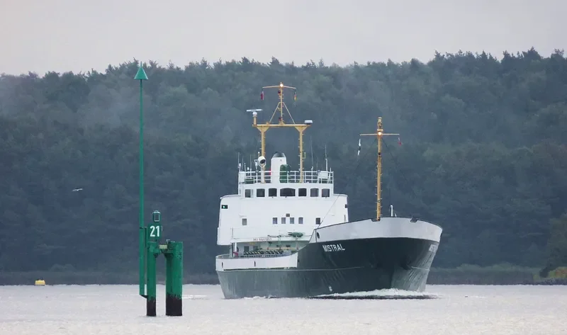 MISTRAL General Cargo IMO 6617855 photo 8
