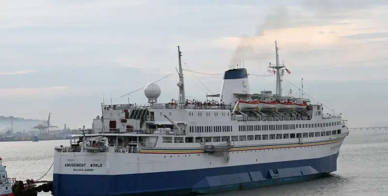 WORLD Passenger Ship IMO 6620773 photo 7