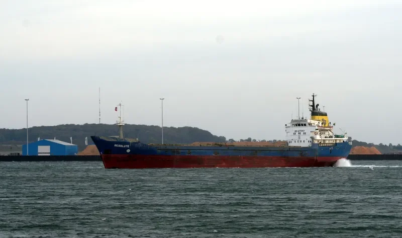RESOLUTE General Cargo IMO 6711417 photo 3