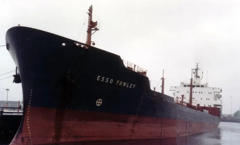 PETRO FAWLEY Tanker IMO 6712526 photo 2