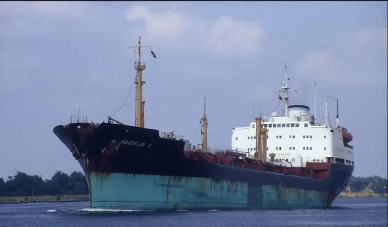NOVOKLAV 3 Tanker IMO 6719988 photo 2