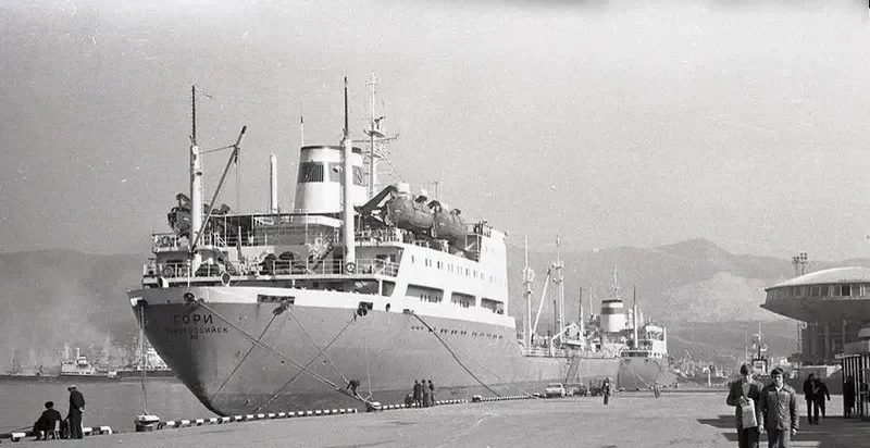 NOVOKLAV 3 Tanker IMO 6719988 photo 3