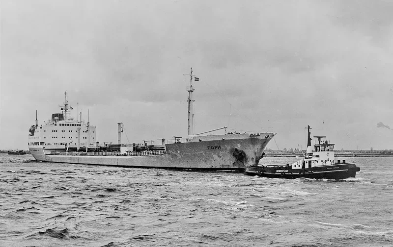 NOVOKLAV 3 Tanker IMO 6719988 photo 5
