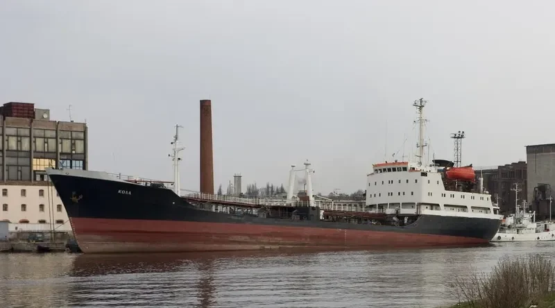 KOLA Tanker IMO 6720004 photo 4