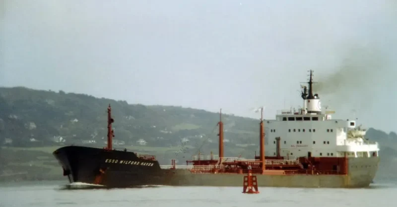 PETRO MILFORD HAVEN Tanker IMO 6725016 photo 4