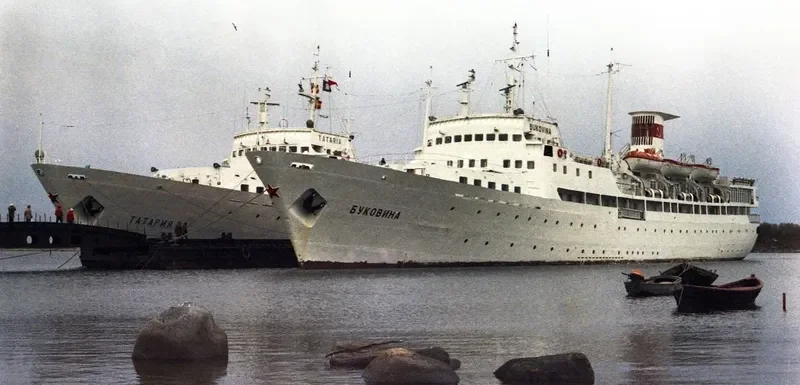 VICTORIA Passenger Ship IMO 6730217 photo 5