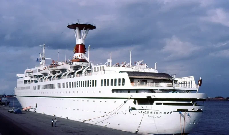 MAXIM M Passenger Ship IMO 6810627 photo 5