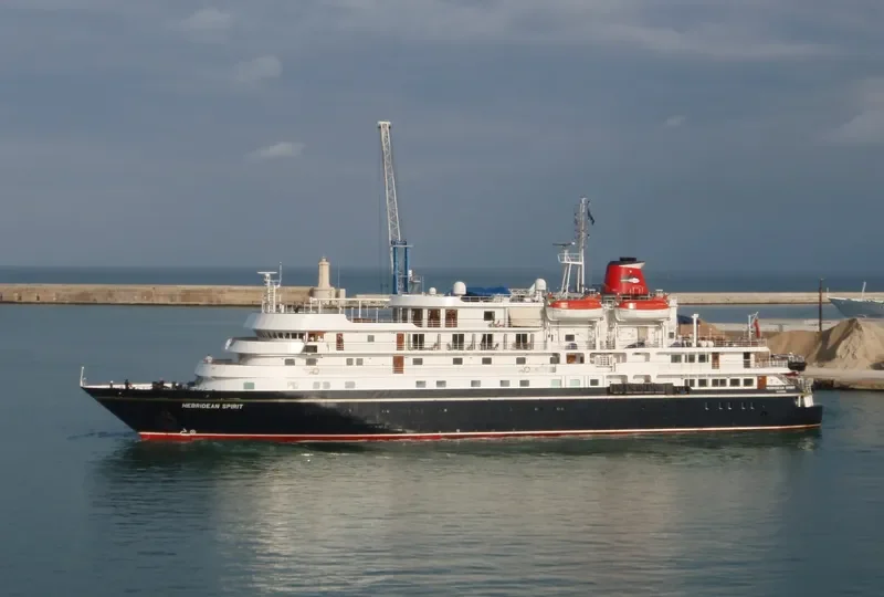 FREEWINDS Passenger Ship IMO 6810811 photo 10