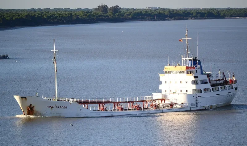 AKSHAY Tanker IMO 6818710 photo 5
