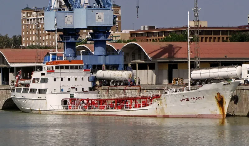 AKSHAY Tanker IMO 6818710 photo 9