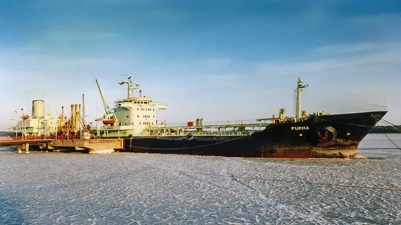 CUSIANA STAR Tanker IMO 6818899 photo 3