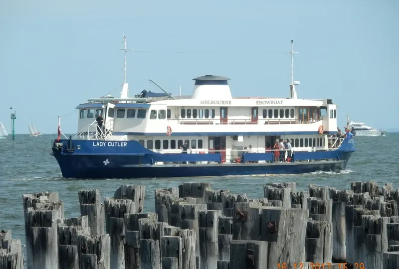 LADY CUTLER Passenger Ship IMO 6823442 photo 2