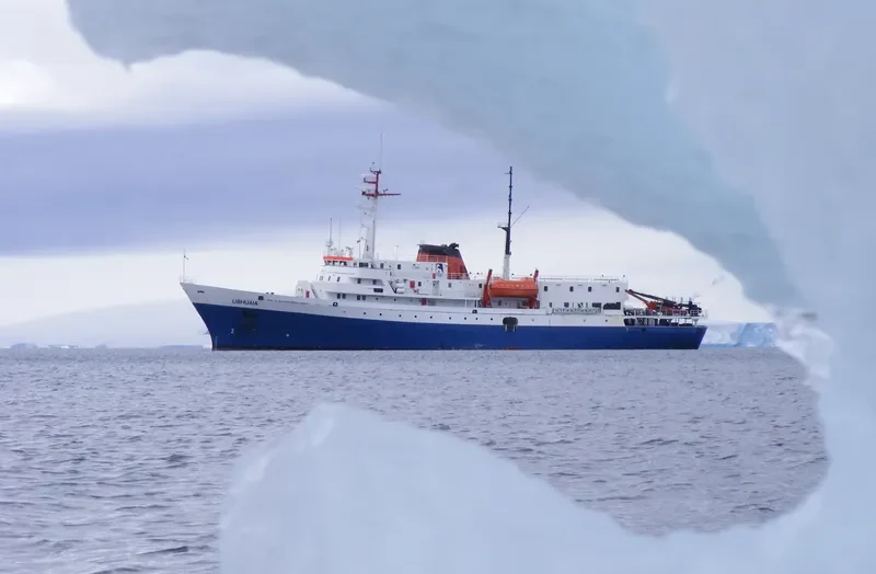 USHUAIA Passenger Ship IMO 6901907 photo 5