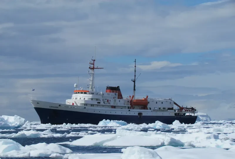 USHUAIA Passenger Ship IMO 6901907 photo 7