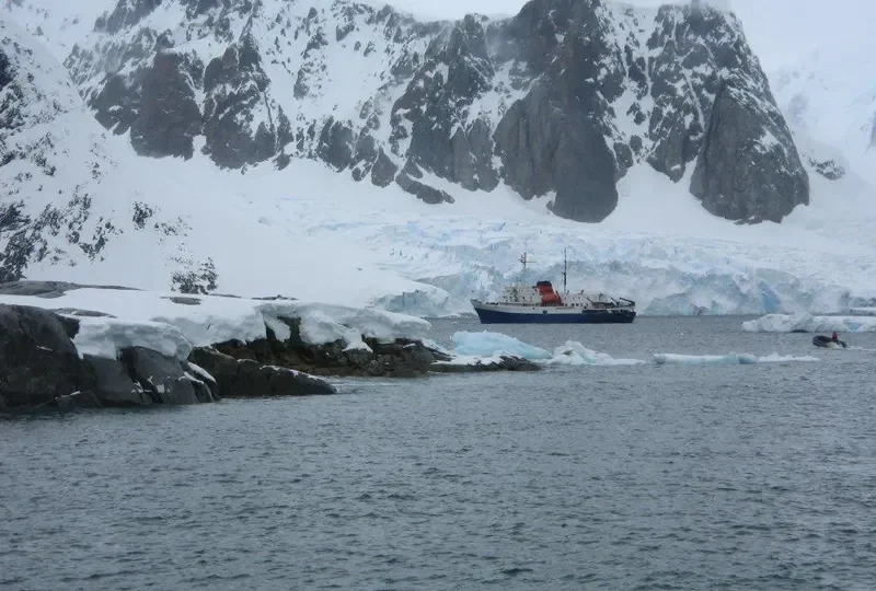 USHUAIA Passenger Ship IMO 6901907 photo 9