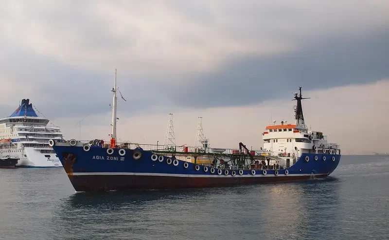 CRYSTAL WATER Tanker IMO 6902004 photo 5