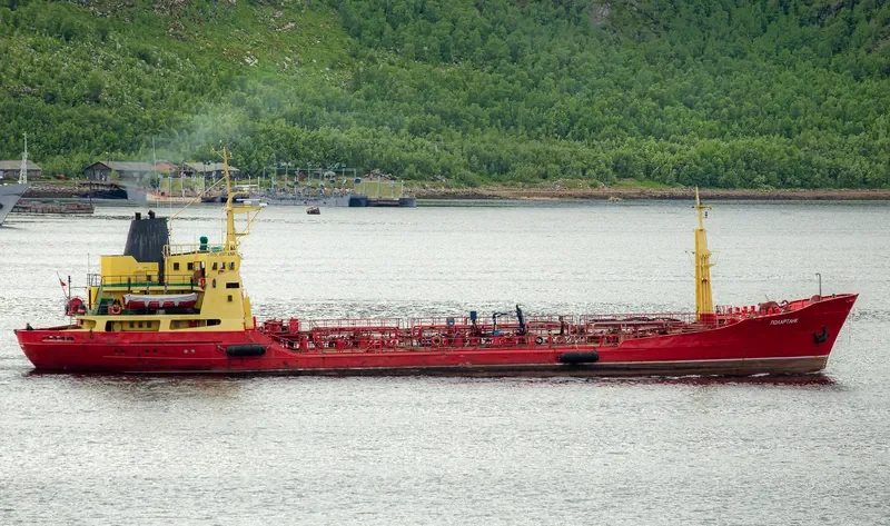 POLARTANK Tanker IMO 6903010 photo 5
