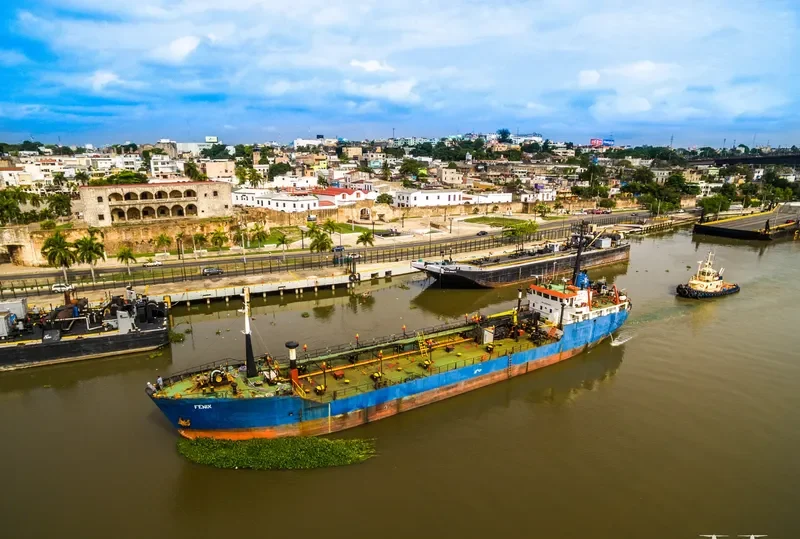 FENIX Tanker IMO 6903395 photo 2