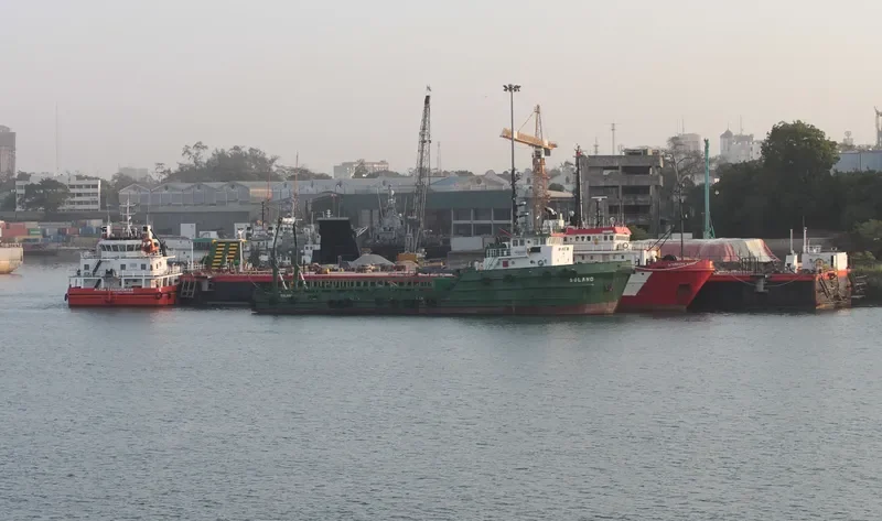 SOLAND Offshore Vessel IMO 6904595 photo 2