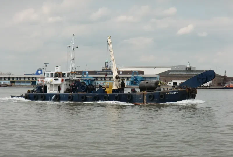 AVON Crane Vessel IMO 6906191