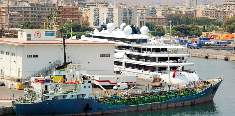 NAXOS Tanker IMO 6909909 photo 9