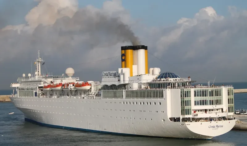 CLUB HARMONY Passenger Ship IMO 6910544 photo 4