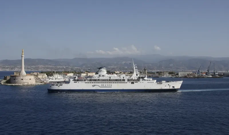 IGINIA Ro-Ro IMO 6915051 photo 3