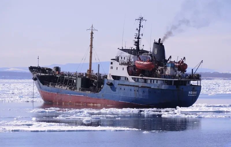 NOVIK Tanker IMO 6915738 photo 2