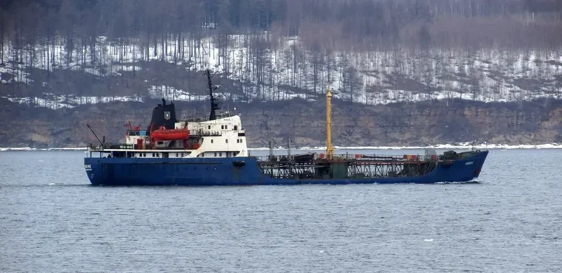 NOVIK Tanker IMO 6915738 photo 4