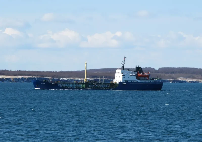 NOVIK Tanker IMO 6915738 photo 7