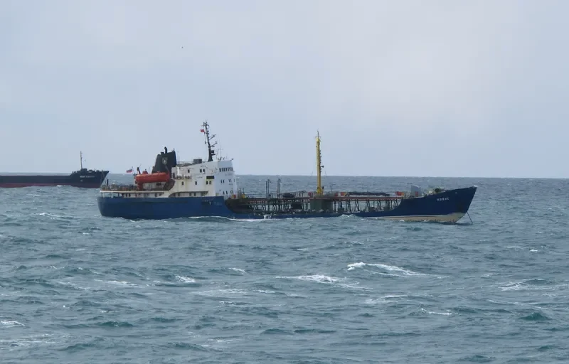 NOVIK Tanker IMO 6915738 photo 8