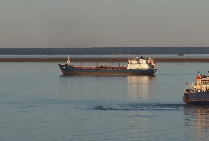 ARCTICA Tanker IMO 6920147 photo 4