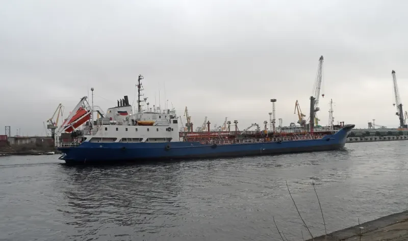 ARCTICA Tanker IMO 6920147 photo 5