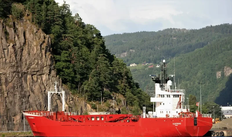 ELEKTRON II Ro-Ro IMO 6930520 photo 2