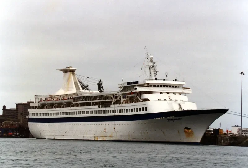 FORMOSA QUEEN Passenger Ship IMO 7005190 photo 9
