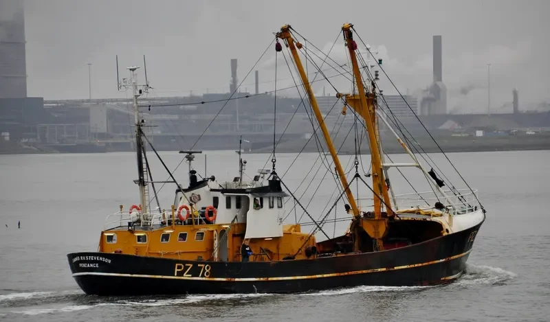 JAMES R H PZ78 Fishing Vessel IMO 7010999 photo 5