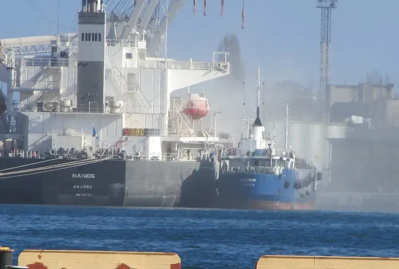 RODNIK Tanker IMO 7011060 photo 5