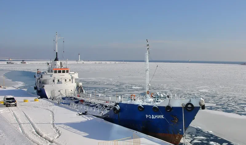 RODNIK Tanker IMO 7011060 photo 8