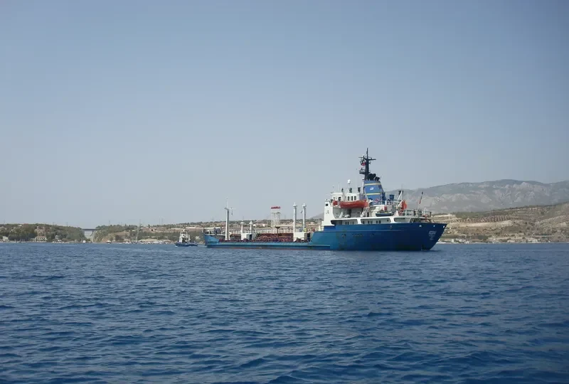 AZOV Tanker IMO 7012363 photo 5