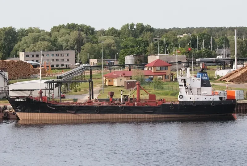DMITRIJS Tanker IMO 7013707 photo 9