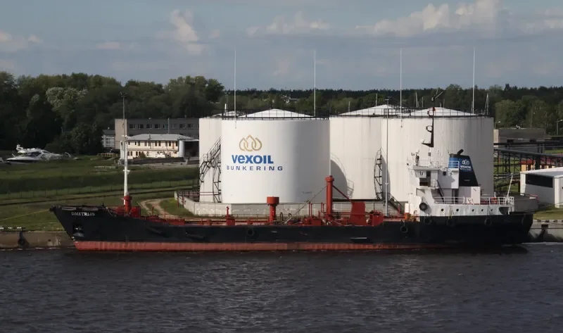DMITRIJS Tanker IMO 7013707 photo 10