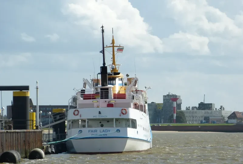 FAIR LADY Passenger Ship IMO 7016474 photo 3