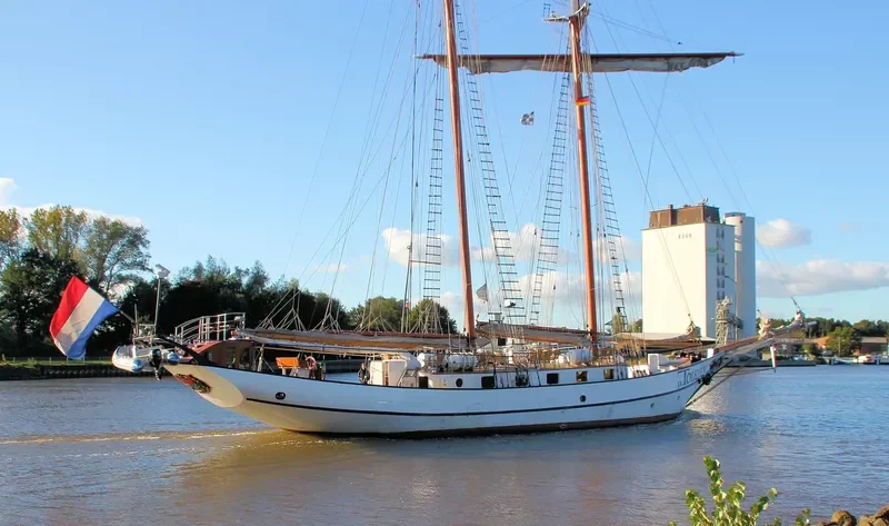 J.R.TOLKIEN Passenger Vessel IMO 7017064
