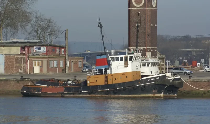 LE VAILLANT Tug Boat IMO 7017818 photo 2