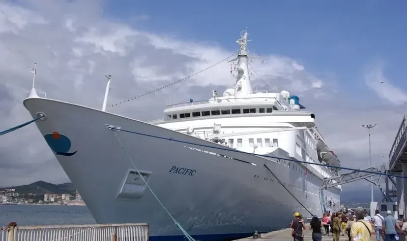 ACIF Passenger Vessel IMO 7018563 photo 2