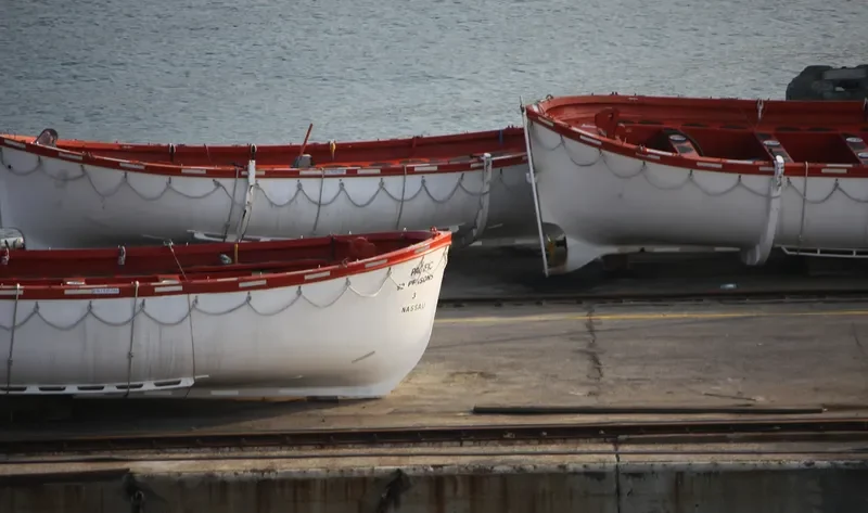 ACIF Passenger Vessel IMO 7018563 photo 8