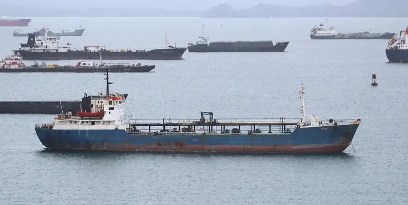 FAT CROW Tanker IMO 7022291 photo 3